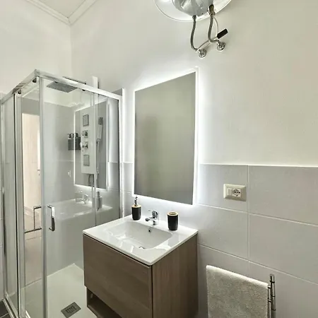 Rhome アパート *